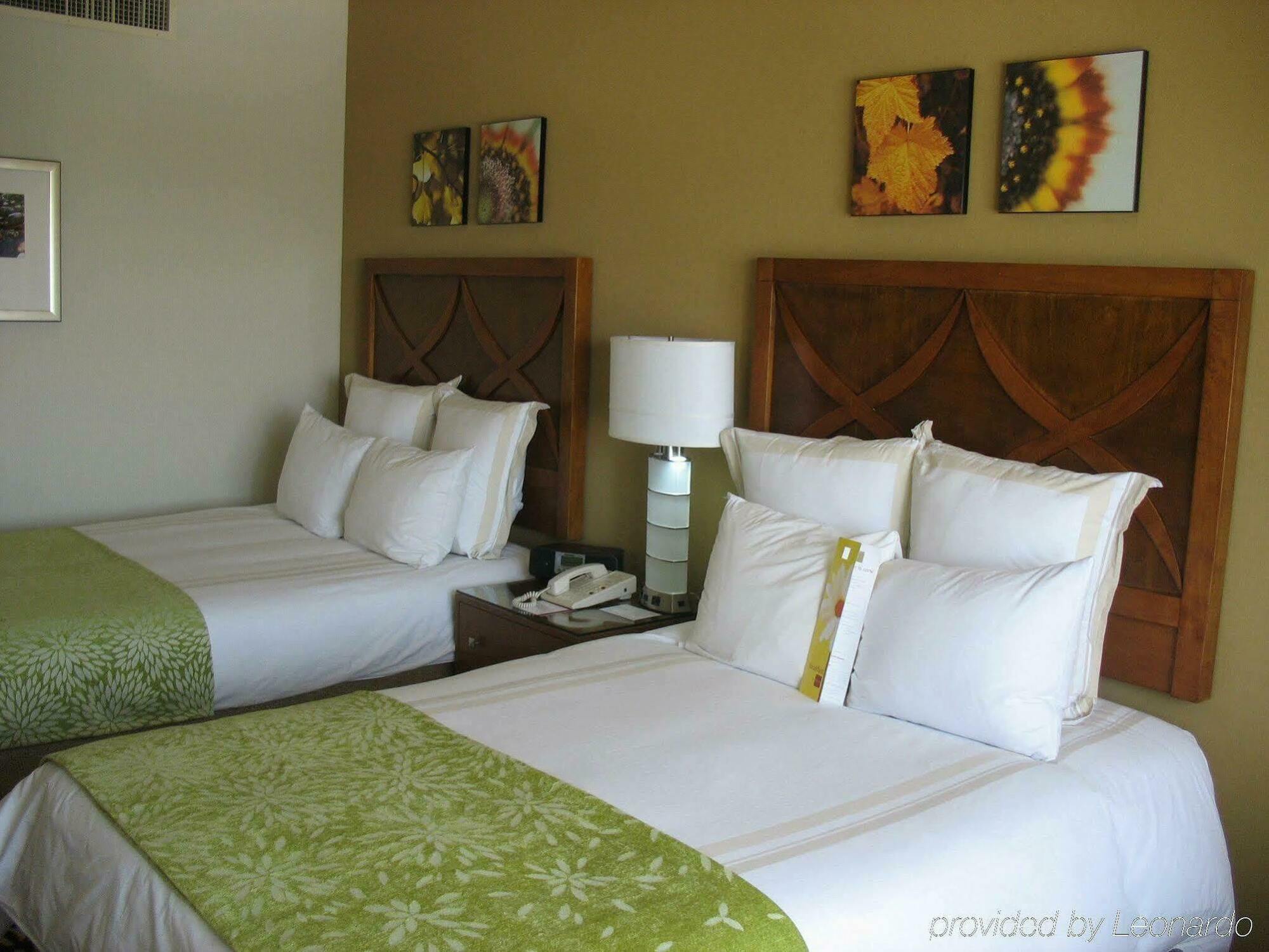 Delta Hotels By Marriott Phoenix Mesa Room photo